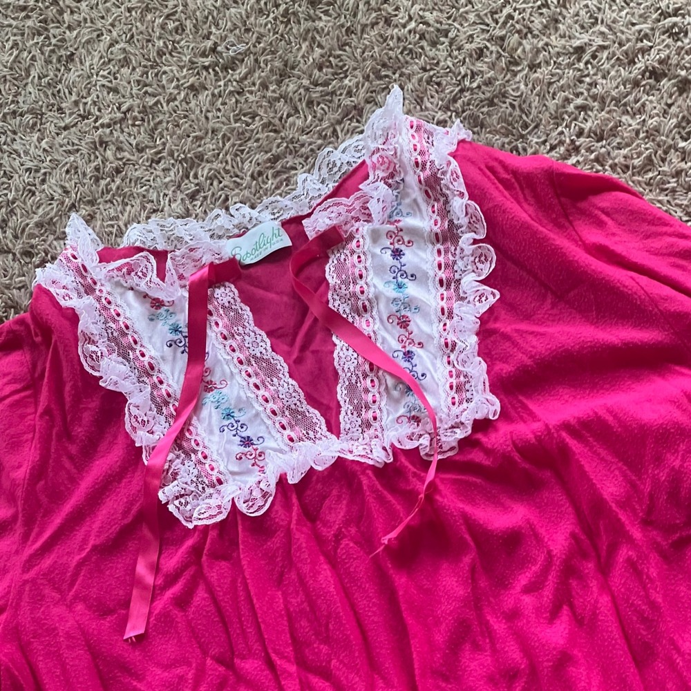 Vintage Spotlight Pink Lace Nightgown Floral Embroidered Long Sleeve USA‎ Made